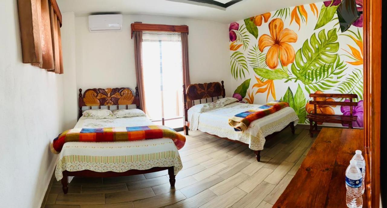 K&M Hotel Xilitla Luaran gambar