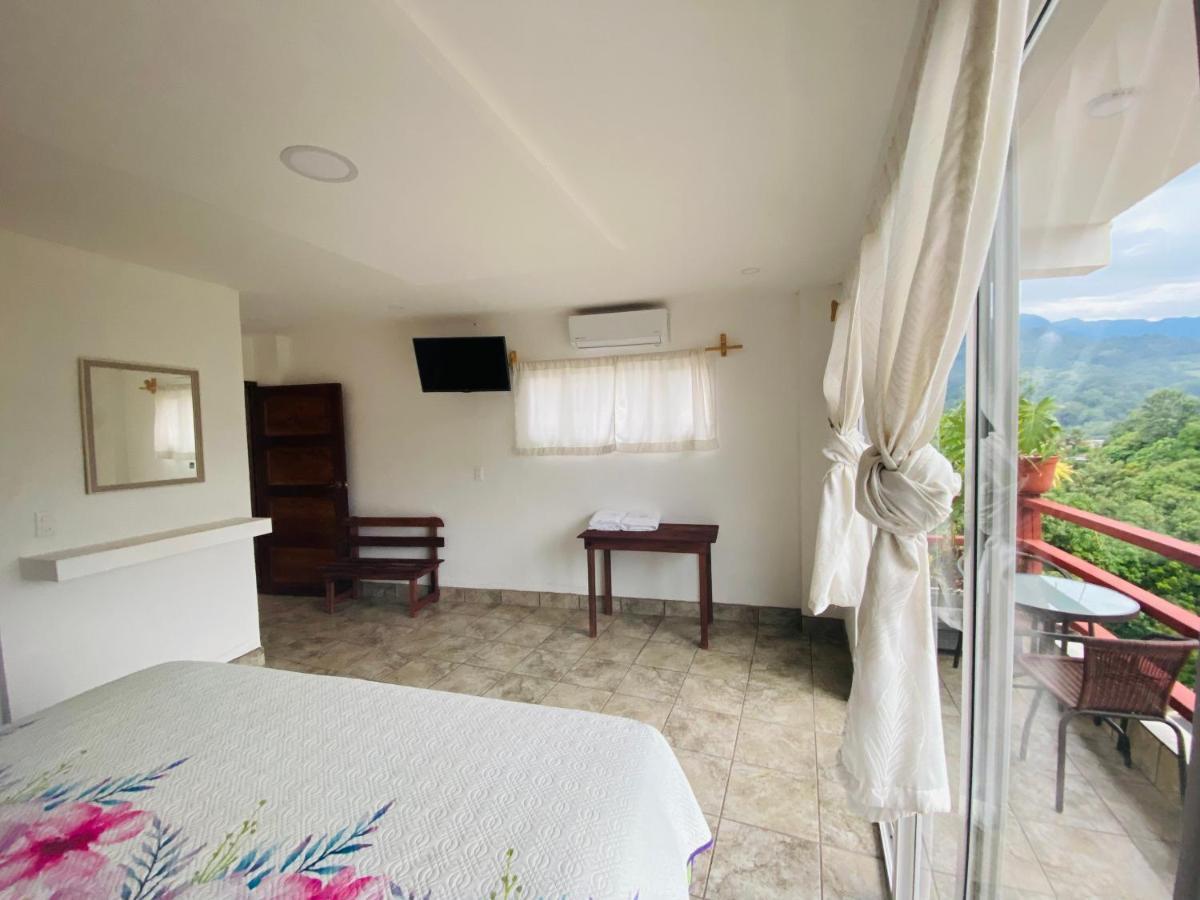 K&M Hotel Xilitla Luaran gambar