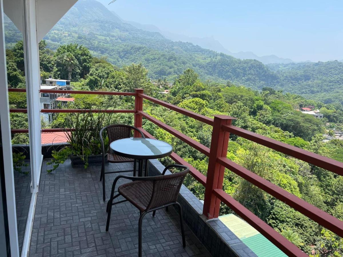 K&M Hotel Xilitla Luaran gambar