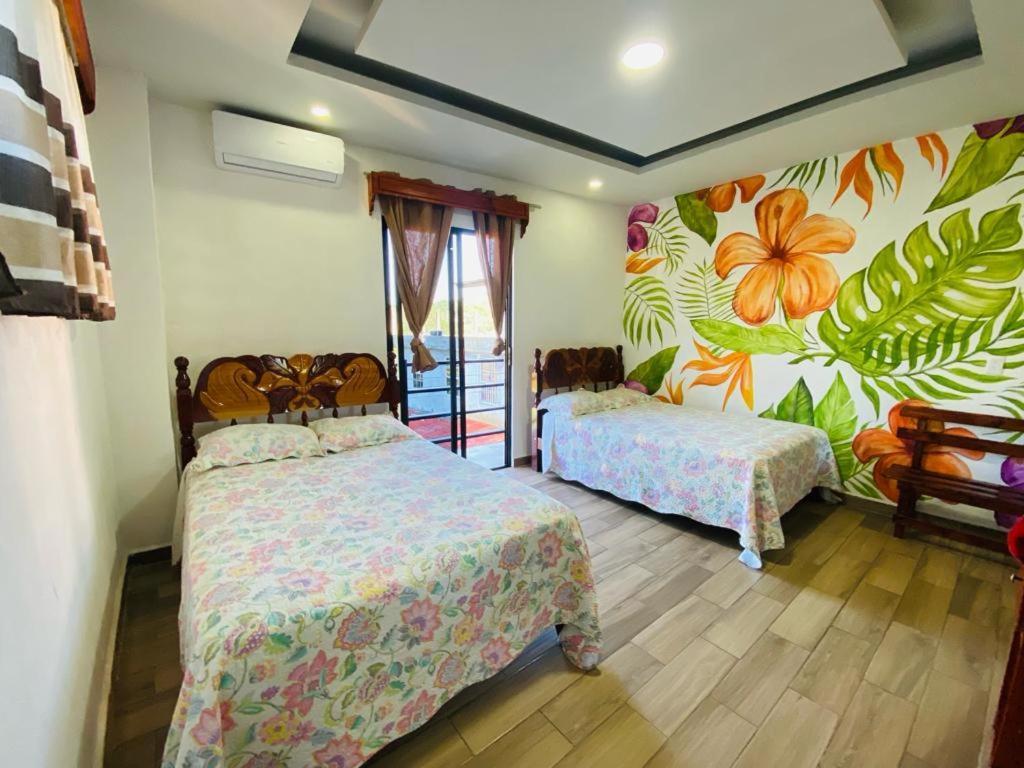 K&M Hotel Xilitla Luaran gambar